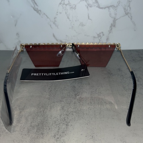 NWT PrettyLittleThing Gold Diamanté Top Slim Visor Sunglasses - Picture 8 of 8
